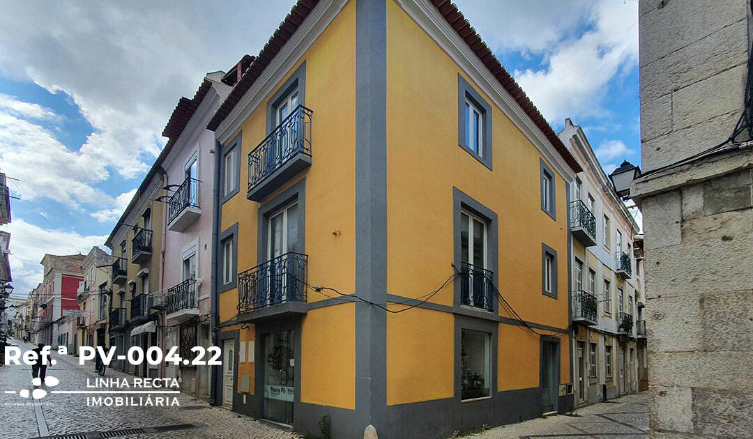 Prédio no centro histórico de Setúbal, com uma loja e dois apartamentos – Refª PV-004.22