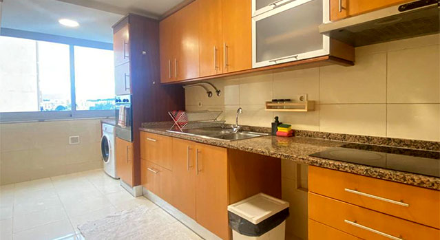 Apartamento de quatro assoalhadas, renovado, na zona do Bonfim em Setúbal - Refª 4-021.22