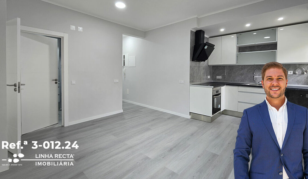 Apartamento T1, transformado em T2, na Praça do Brasil, no Centro de Setúbal – Refª 3-012.24