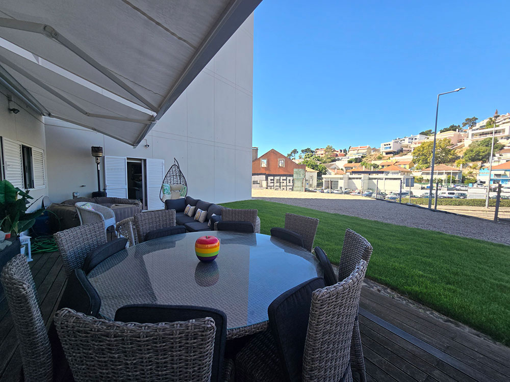 Apartamento T2, luxuoso, com terraço, no Condomínio Montalvão - Refª 3-015.24