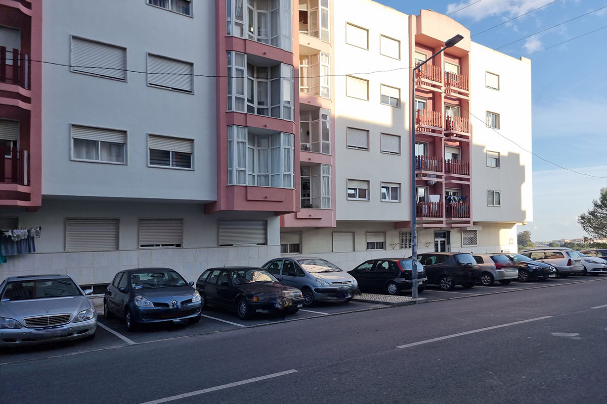 https://linha-recta.pt/2024/12/apartamento-t2-com-varanda-em-sintra-junto-ao-taguspark-refa-3-020-24/