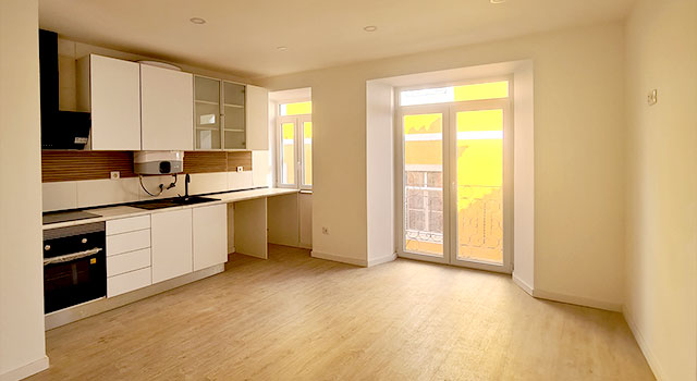 Apartamento T3, Duplex, por estrear, na Baixa de Setúbal - Refª 4-013.24