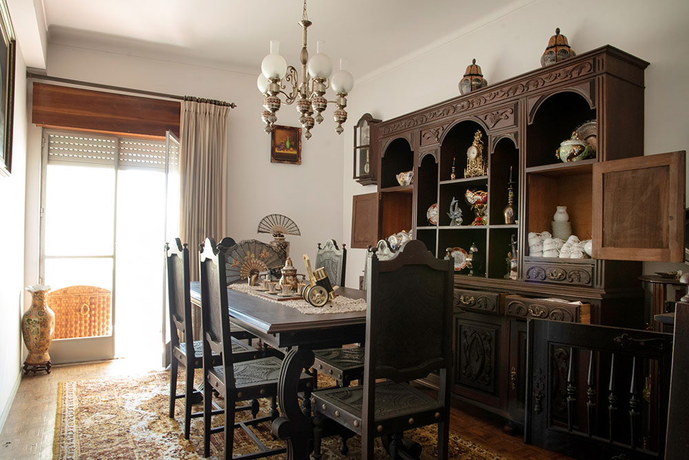Apartamento T3, de origem mas muito estimado, na Quinta Alves da Silva - Refª 4-005.25