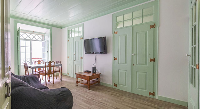 Apartamento T2 c/ sotão aproveitado no centro histórico de Setubal - Refª 3-017.24