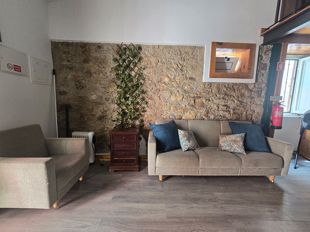 T0 com mezzanine, no centro de Setúbal – Cozinha Equipada e Mobilado - Refª MA1-001.25