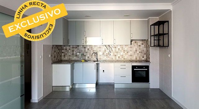 Apartamento de 3 assoalhadas, completamente remodelado, com elevador,na Tetra em Setúbal - Refª 3-006.25