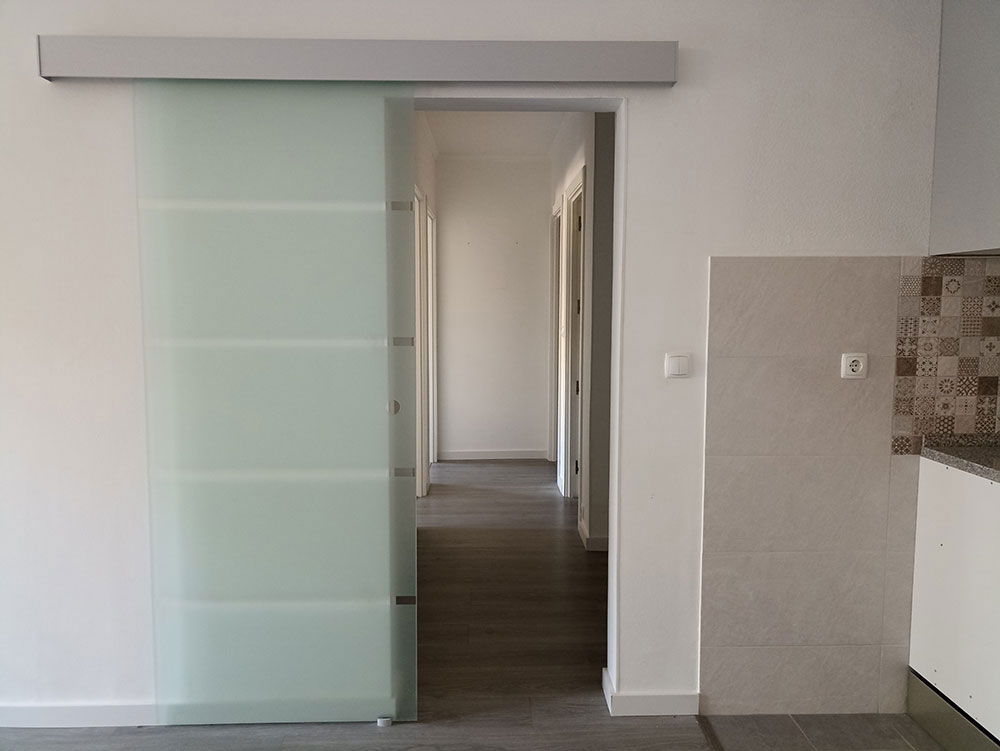 Apartamento de 3 assoalhadas, completamente remodelado, com elevador,na Tetra em Setúbal - Refª 3-006.25