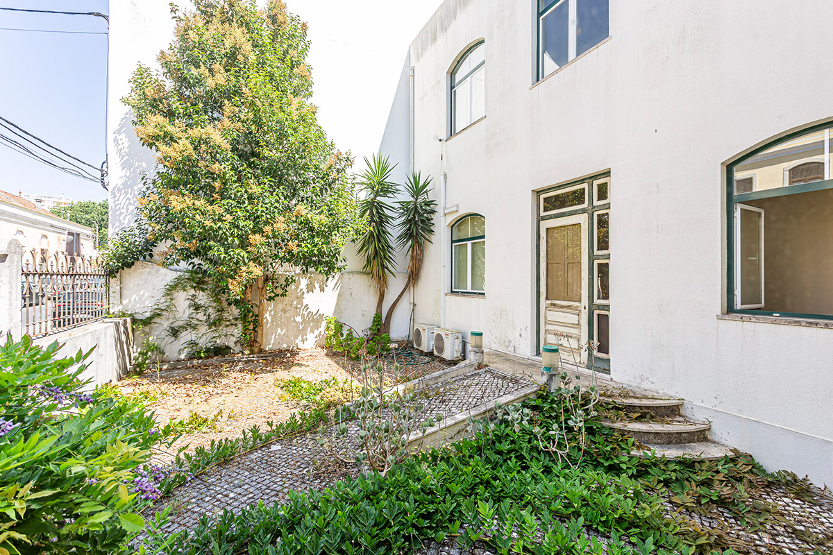 Moradia M7, no Bairro Salgado, em Setúbal, com potencial para hotel, habitação ou alojamento local - Refª M10-001.25 Moradia M7, no Bairro Salgado, em Setúbal, com potencial para hotel, habitação ou alojamento local - Refª M10-001.25