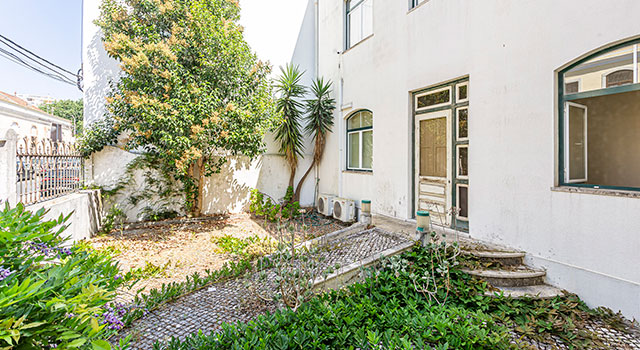 Moradia M7, no Bairro Salgado, em Setúbal, com potencial para hotel, habitação ou alojamento local - Refª M10-001.25