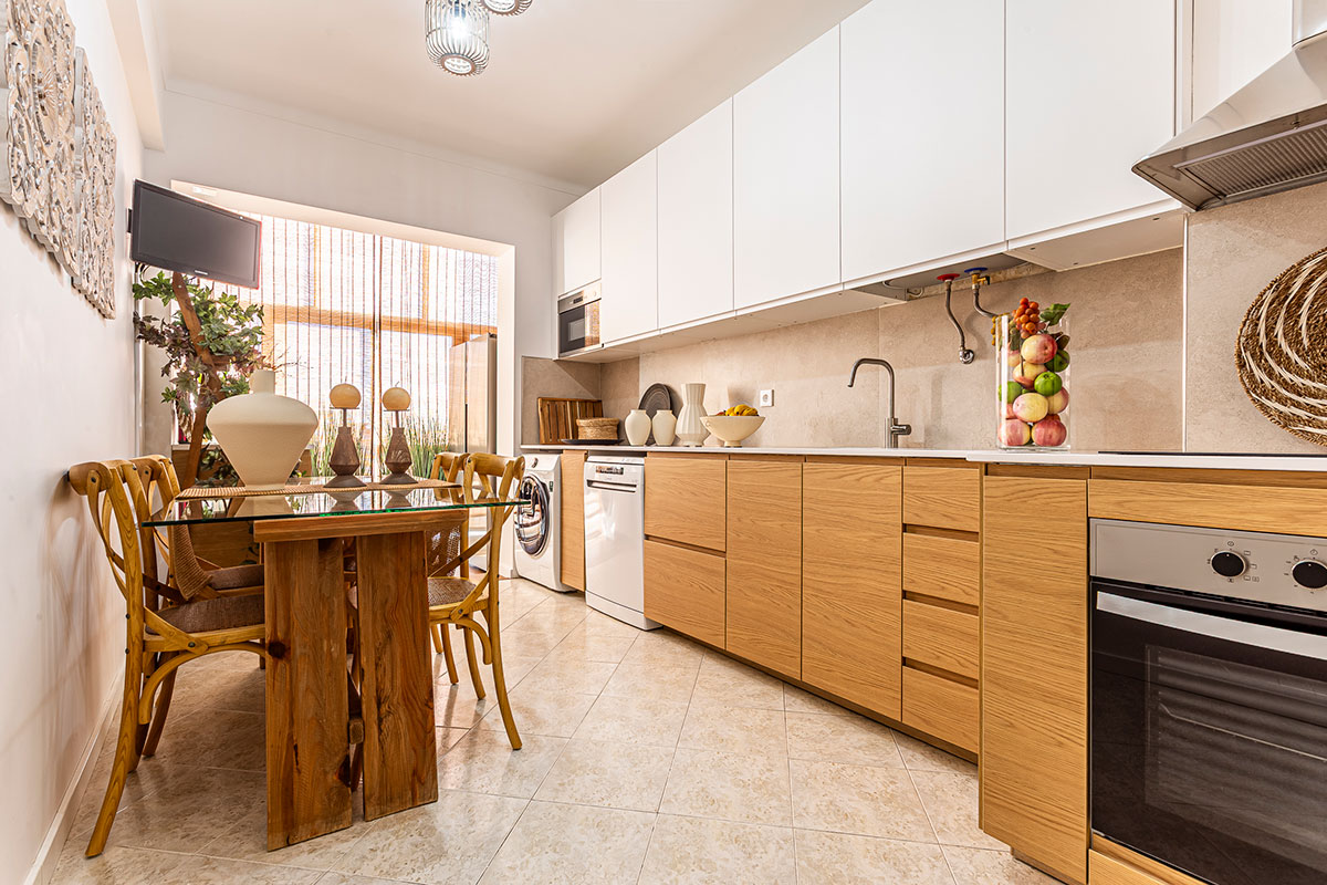 Apartamento T2, de cobertura, com boas áreas e terraço, arr. exterior, vista Tróia - Refª 3-015.25