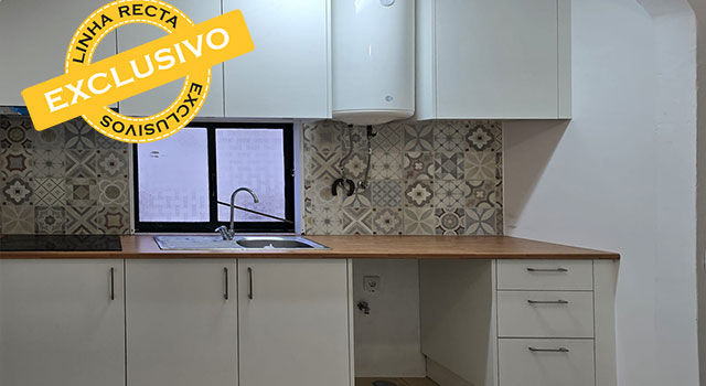 Moradia pequena, renovada, a estrear, junto Av. Luisa Tody - Refª MA3-001.26