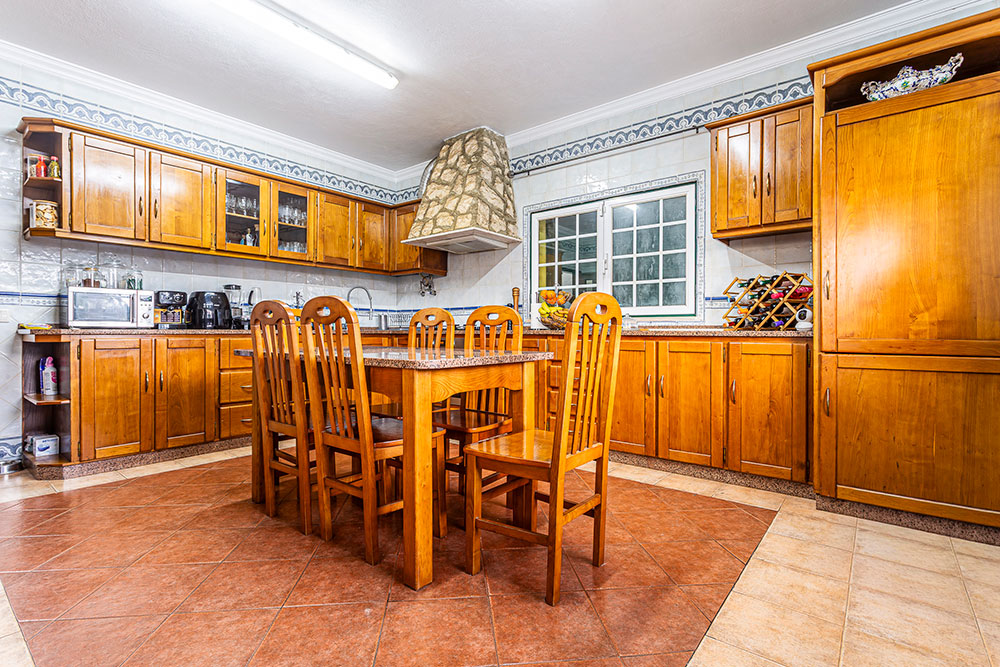 Apartamento T2, de cobertura, com boas áreas e terraço, arr. exterior, vista Tróia - Refª 3-015.25