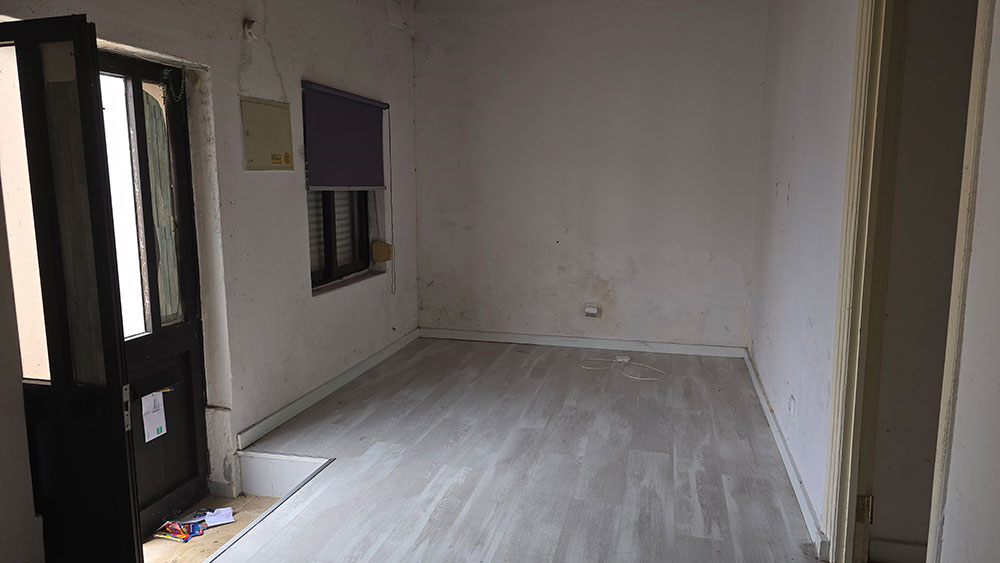 Moradia térrea, para reconstruir, no Bairro Santos Nicolau, em Setúbal - Refª M4-001.26 Moradia térrea, para reconstruir, no Bairro Santos Nicolau, em Setúbal - Refª M4-001.26