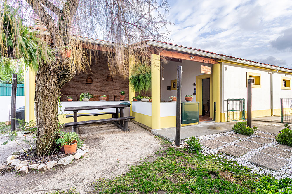 Apartamento T2, de cobertura, com boas áreas e terraço, arr. exterior, vista Tróia - Refª 3-015.25