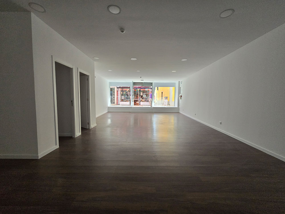 Loja, para venda, na Baixa de Setúbal - Refª LV-001.26