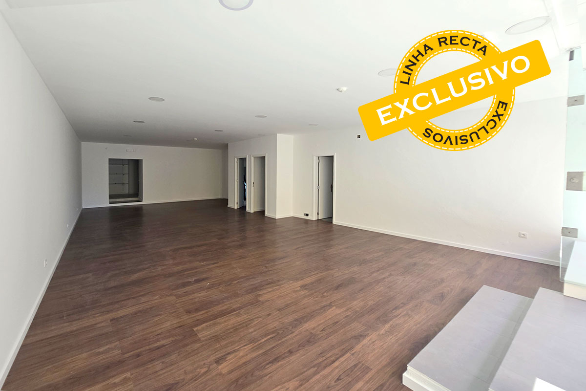 Loja, para venda, na Baixa de Setúbal - Refª LV-001.26