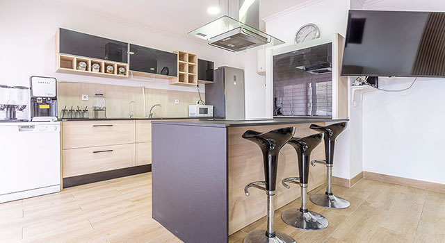 Apartamento T2+1, com terraço, no centro da Avenida Luísa Todi - Refª 3-011.25