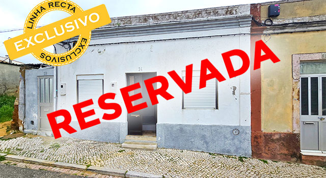 Moradia térrea, para reconstruir, no Bairro Santos Nicolau, em Setúbal - Refª M4-001.26