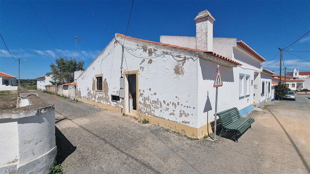 Moradia para recuperar, excelente investimento, para viver ou para rentabilizar como turismo rural, em Ourique - Refª M5-005.25