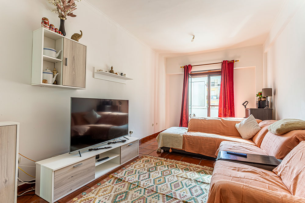 Apartamento T2, 1º andar com muita luz solar e construção robusta, no Bairro do Liceu em Setubal - Refª 3-002.26 Apartamento T2, 1º andar com muita luz solar e construção robusta, no Bairro do Liceu em Setubal - Refª 3-002.26