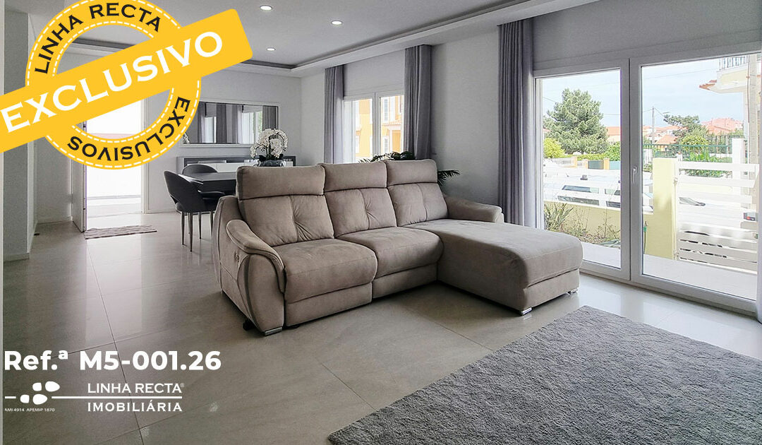 Moradia Geminada T4, 5 assoalhadas + sotão, perto do Golfe da Aroeira – Refª M5-001.26