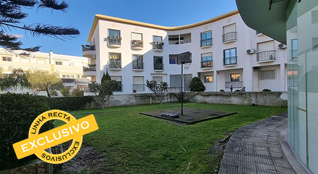 Apartamento T3, luxuoso, com parqueamento, no centro de Setúbal, na Av. dos Combatentes da Grande Guerra - Refª A4-001.22