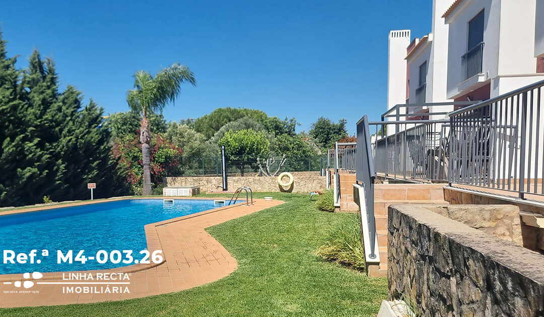 Moradia em Banda T2+1, em condomínio fechado, com grande garagem e piscina, na Guia, Albufeira – Refª M4-003.26