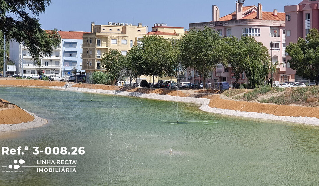 Apartamento T2, remodelado, junto a lago e jardim, pronto a habitar, a 9 km de Lisboa – Refª 3-008.26