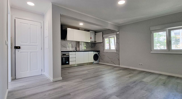 Apartamento T3, remodelado, pronto a habitar, a 7km de Lisboa - Refª 4-003.26