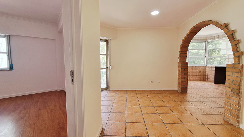 Apartamento T2+1, T2 convertido em T3 de 95,1m2 no distrito de Lisboa, Tapada das Merces, Sintra - Refª 3-007.26 Apartamento T2+1, T2 convertido em T3 de 95,1m2 no distrito de Lisboa, Tapada das Merces, Sintra - Refª 3-007.26