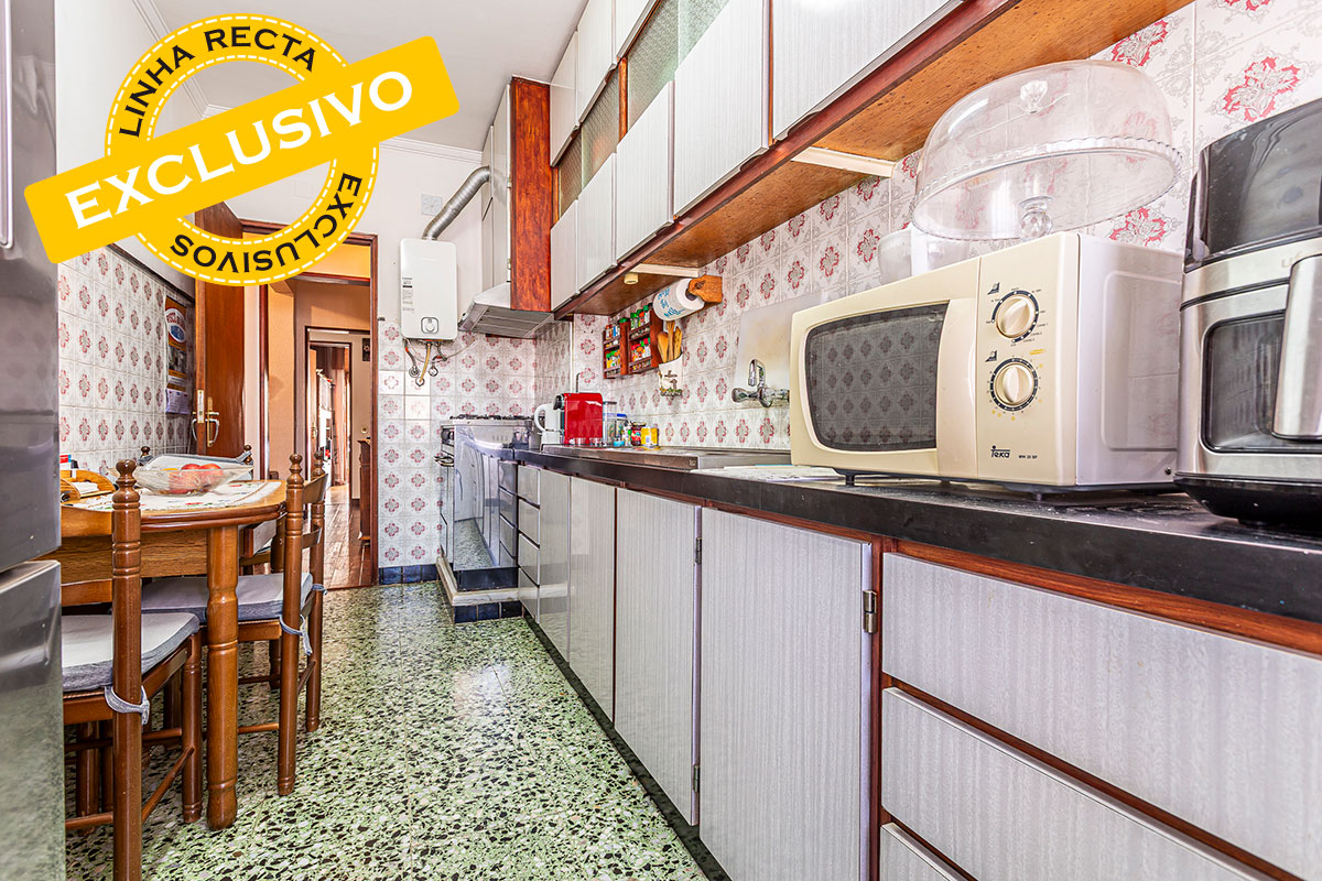 Apartamento T3, em segundo andar na Camarinha - Refª 4-006.26