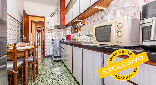 Apartamento T3, em segundo andar na Camarinha - Refª 4-006.26