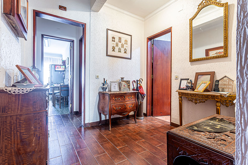 Apartamento T3, em segundo andar na Camarinha - Refª 4-006.26