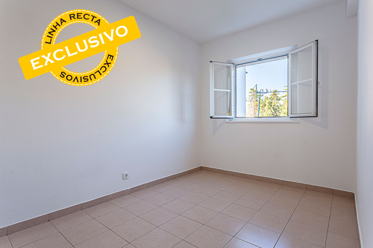 Apartamento T2, pronto a habitar, no Bº Humberto Delgado, em Setúbal - Refª 3-009.26