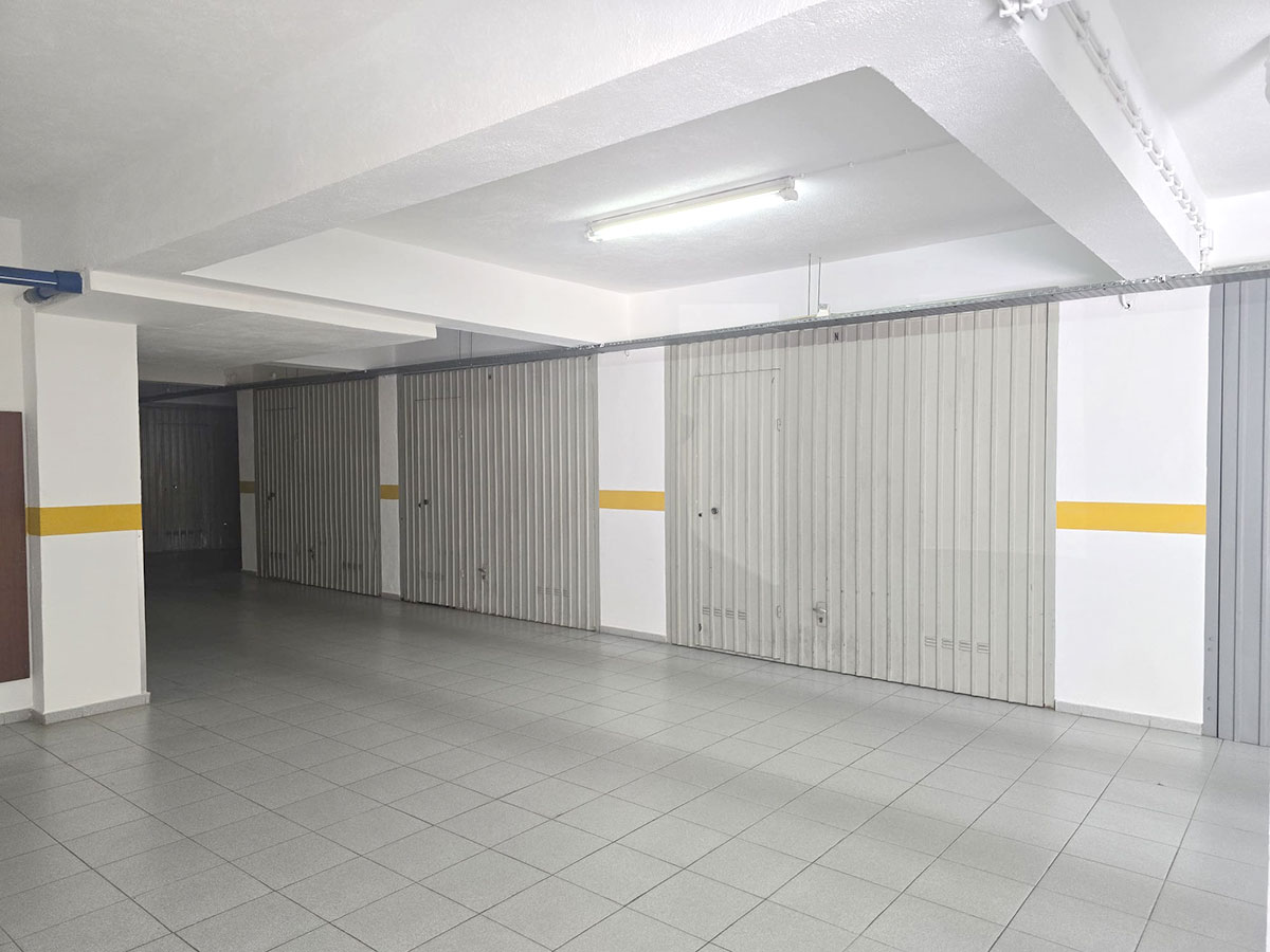 Garagem, para arrendar, na quinta dos Bonecos, em Setúbal - Refª GA-002.26
